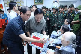 Phó Thủ tướng Trần Hồng Hà thăm, động viên Bệnh viện Phục hồi chức năng Huế