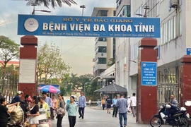 Tạm đình chỉ 3 cán bộ Bệnh viện Bắc Ninh vụ xe cấp cứu thu 21 triệu