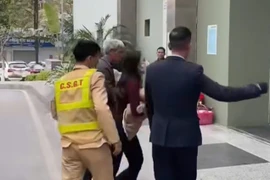 CSGT Hà Nội kịp thời hỗ trợ đưa cháu bé 18 tháng tuổi đi cấp cứu