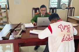 Thái Nguyên vận động người dân giao nộp, thu hồi nhiều loại súng