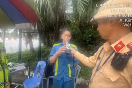 "Thần cồn" vi phạm vượt 2 lần mức kịch khung, đi xe máy vào cao tốc