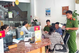 Nhận cuộc gọi xưng danh công an, người phụ nữ suýt mất 400 triệu 