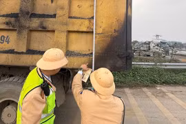 CSGT Phú Thọ mạnh tay xử lý xe quá khổ, quá tải