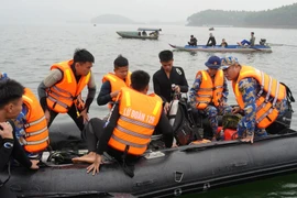 Tìm thấy 6 nạn nhân vụ chìm tàu trên hồ Thác Bà