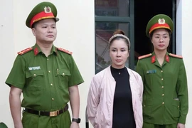 Bắt Hiệu trưởng và kế toán một trường Mầm non ở Lào Cai