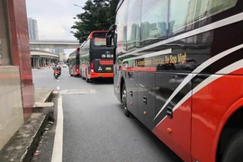 Xe Sao Việt dừng đỗ sai quy định, dân chụp ảnh gửi Cục trưởng CSGT