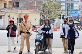 Cảnh sát giao thông phát hiện 3 học sinh vi phạm nồng độ cồn 