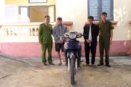 Bắt 2 'đạo chích' nhiều tiền án, trộm xe máy người dân đi làm nương