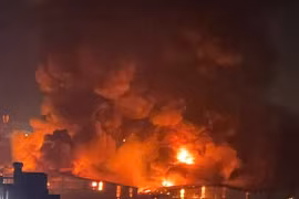 Nhà xưởng của công ty Đại Phát ở KCN Tiên Sơn cháy dữ dội 