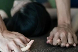 Bắt giữ thiếu niên 15 tuổi hiếp dâm bé gái 12 tuổi