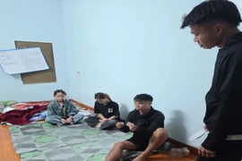 Nhiều người dương tính với ma túy ở khu nhà của nhóm 'chăn dắt gái'