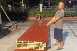 Tạm giữ người đàn ông nửa đêm mang xe lôi đi trộm tôn