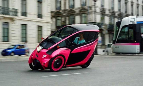 Thú vị video mẫu xe ý tưởng 3 bánh của Toyota