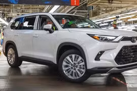 Toyota tính nhập xe Mỹ về Nhật để “xoa dịu” ông Trump