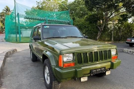 Cận cảnh Jeep Cherokee 2001 "siêu độc lạ" của Đặng Lê Nguyên Vũ