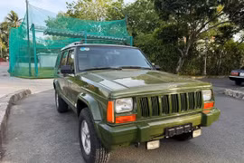 Cận cảnh Jeep Cherokee 2001 "siêu độc lạ" của Đặng Lê Nguyên Vũ