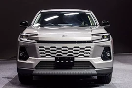 Cận cảnh Toyota RAV4 2026 phong cách "cá mập đầu búa"