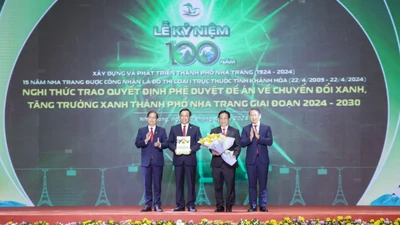VINUNI 'chiến thắng kép' tại ESG BUSINESS AWARDS 2025