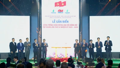 Đón dòng dầu đầu tiên từ mỏ Kình Ngư Trắng - Kình Ngư Trắng Nam