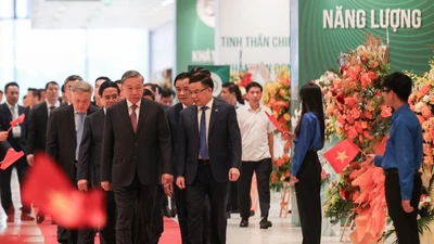Petrovietnam 50 năm giữ lửa di sản, kiến tạo năng lượng quốc gia
