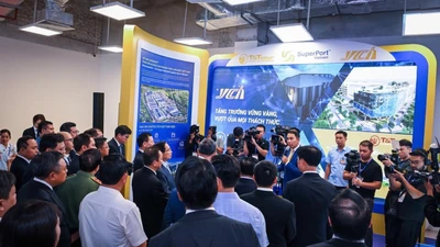  “Siêu cảng” Việt Nam SuperPort™ của T&T Group gây ấn tượng tại VIIE 2025