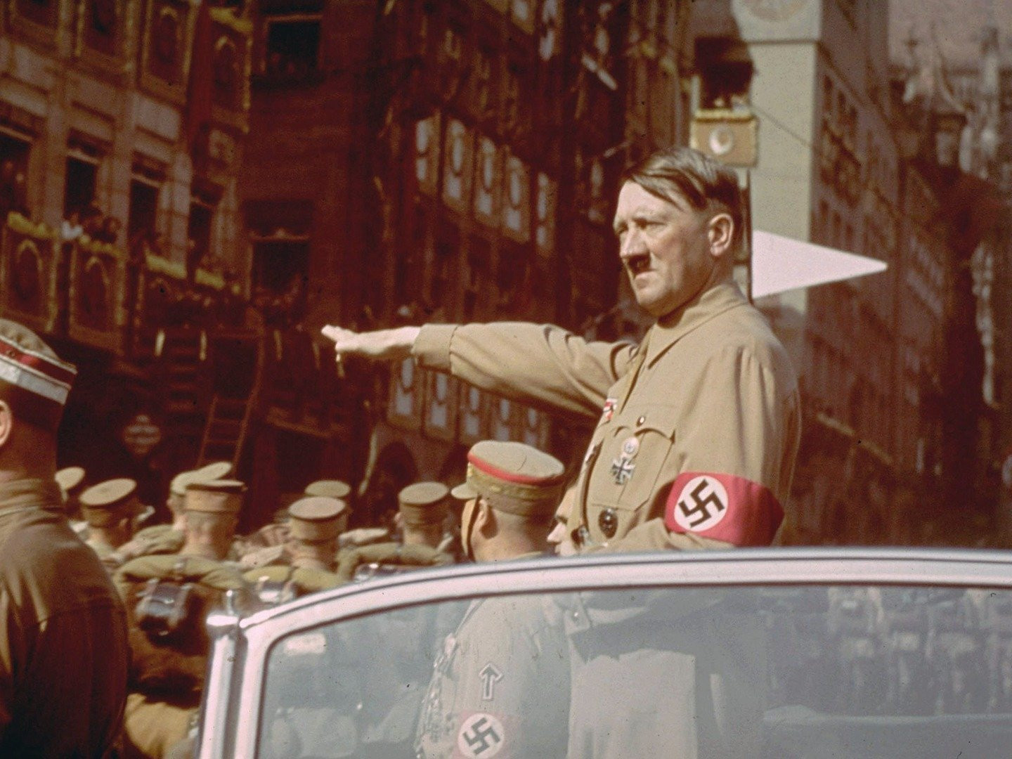 Hitler sở hữu 1.000 tỷ USD, giàu nhất lịch sử nhân loại? | Báo Tri thức ...