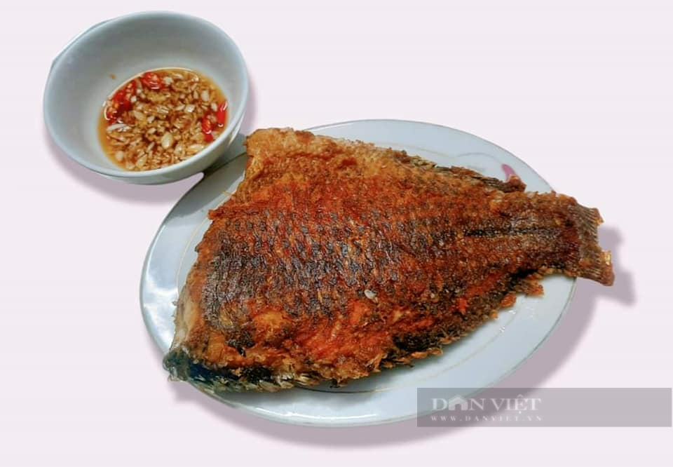 Tuyệt chiêu rán cá rã đông nguyên con giòn rụm | Báo Tri thức và Cuộc ...