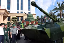 Thủ tướng làm việc với lãnh đạo Quân ủy TW về công nghiệp quốc phòng