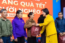 ROX Share mang Tết ấm đến hơn 2.300 hộ gia đình khó khăn
