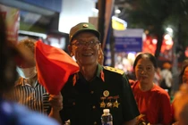 Ngàn người hân hoan chờ đón Tổng duyệt diễu binh, diễu hành 