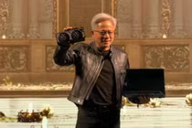 Giải mã bất ngờ chiếc laptop bí ẩn trên tay CEO Nvidia