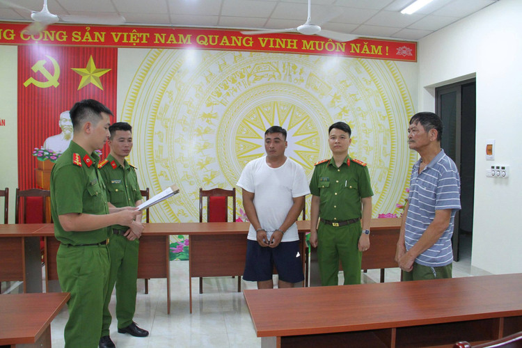 Quàng Xuân Hùng Tại cơ quan Cảnh sát điều tra. 6.jpg