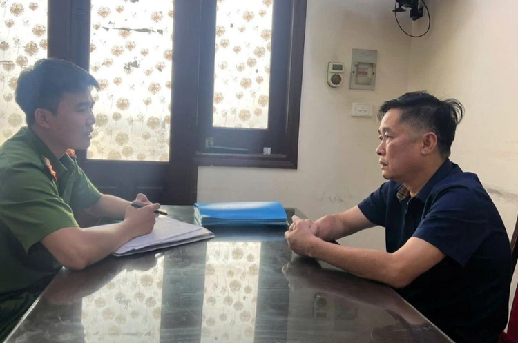 Đối tượng Hoàng Tất Thành tại cơ quan Công an. capture-5286.png