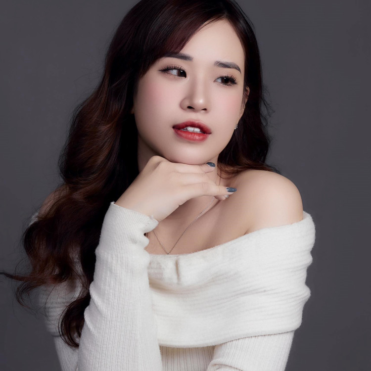 Nhà văn Thục Linh. 3.jpg