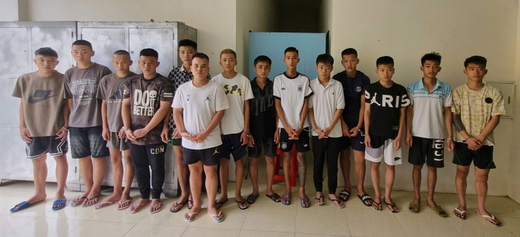Các đối tượng tại cơ quan Công an. gen-h-gay-roi-tt-1.jpg