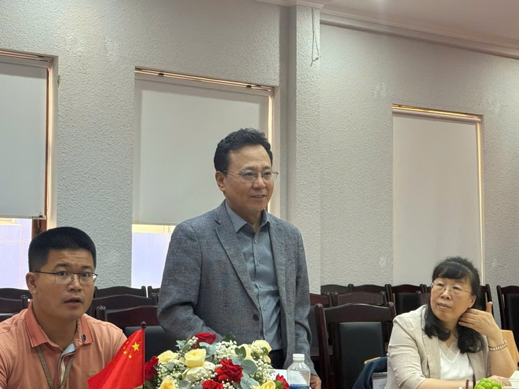 Ông Lý Cẩm Đào (Li Jintao), Tổng Thư ký BAST phát biểu tại buổi làm việc. 1-8886.jpg
