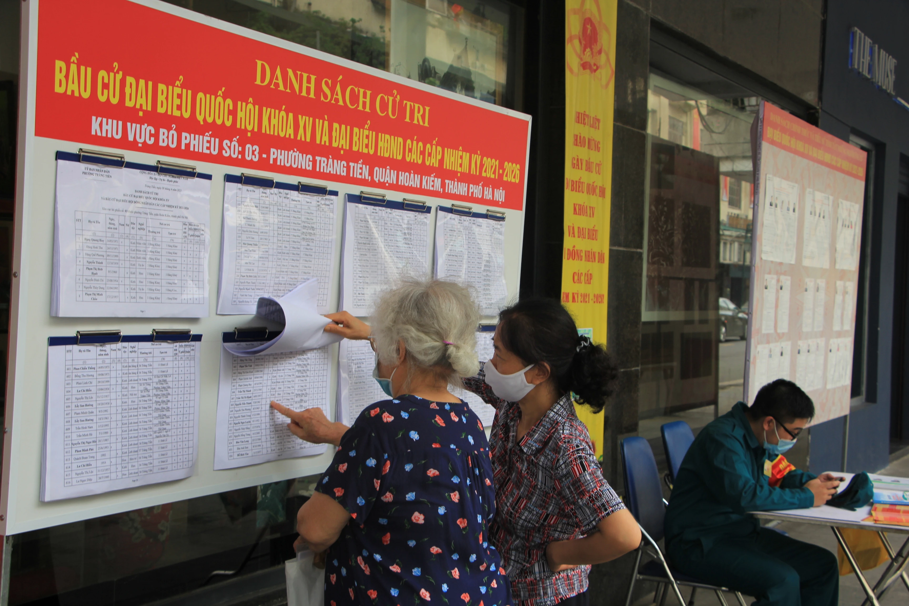 Hà Nội trang hoàng chào đón Ngày hội non sông 23/5