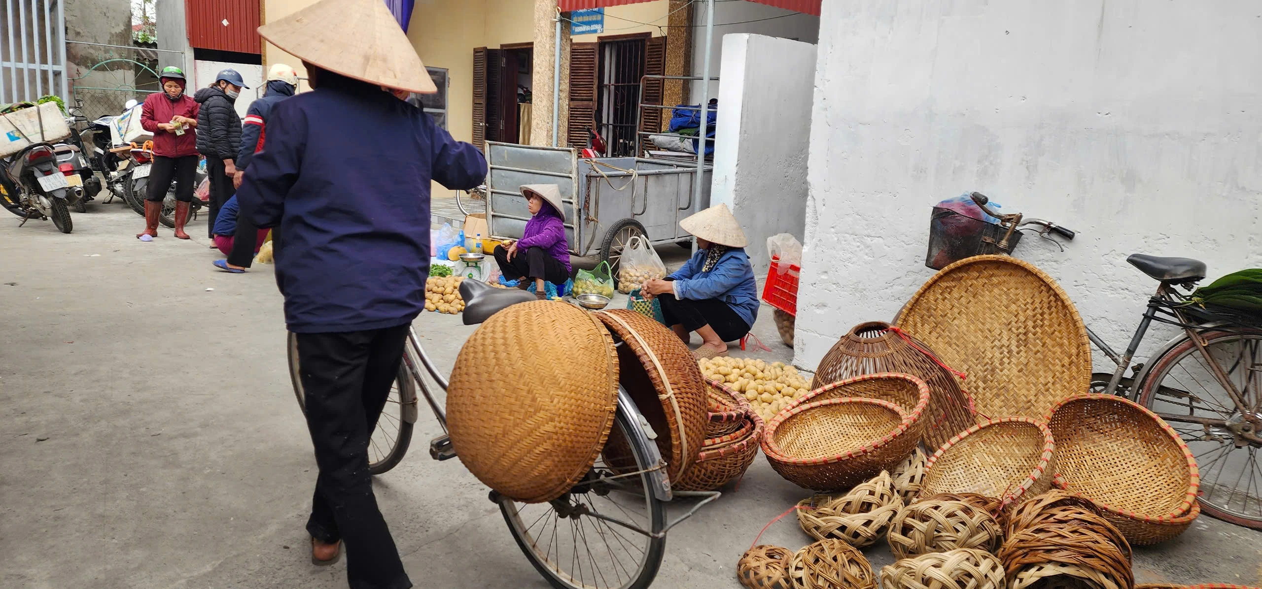 Độc đáo chợ Tết quê ven biển Hải Hậu