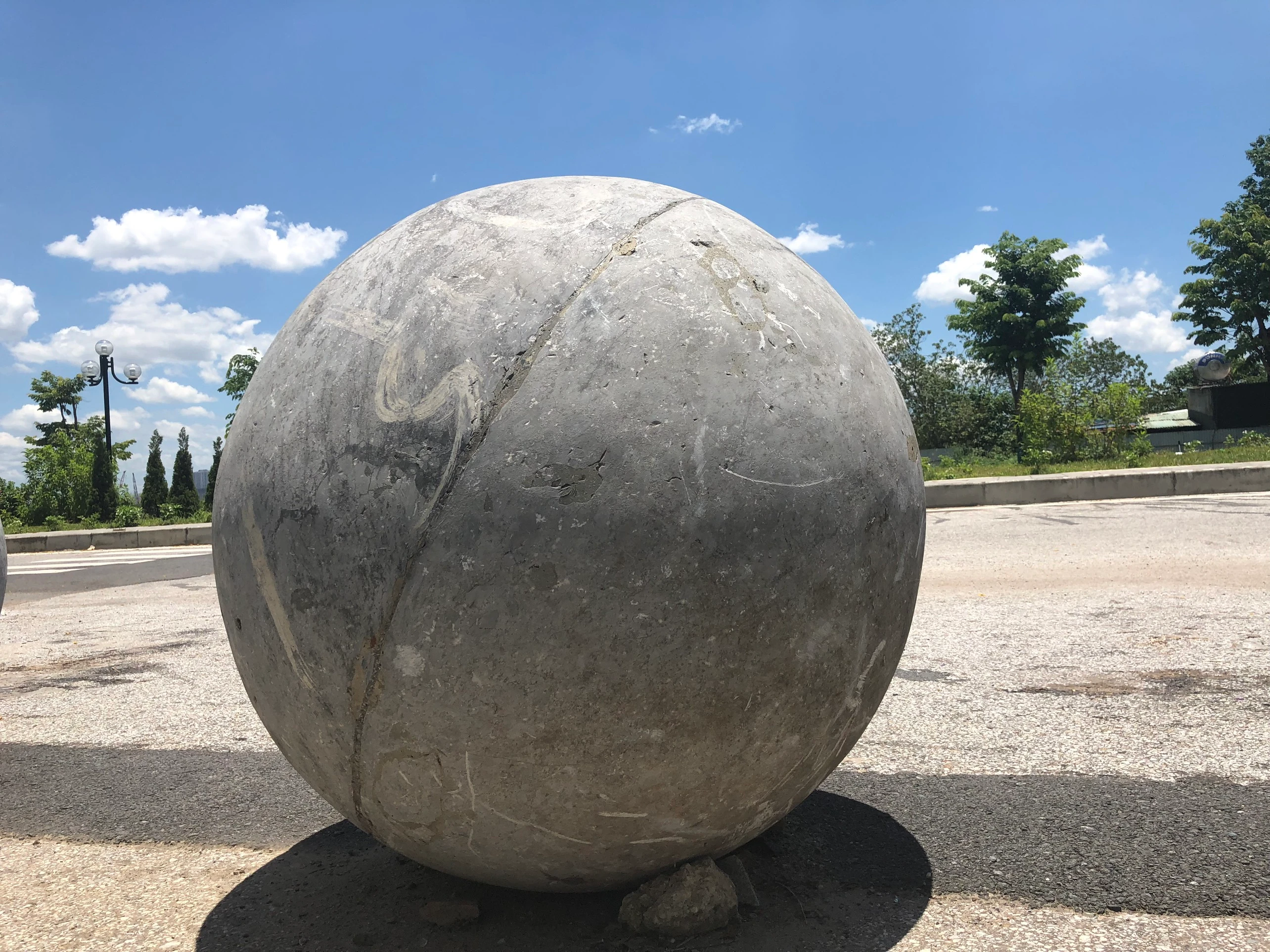 Số phận 40 quả cầu đá từng “trấn yểm” SVĐ Mỹ Đình giờ ra sao?