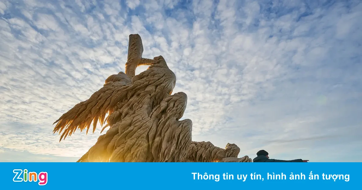  Trận bão tuyết đã biến ngôi làng ở Mỹ trông như phim viễn tưởng 