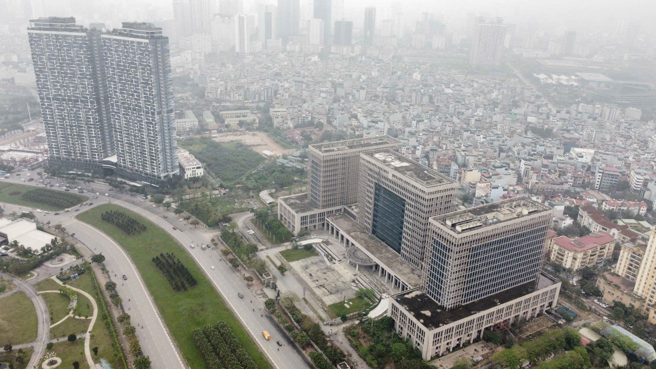 View - Cận cảnh trụ sở Bộ Ngoại giao bỏ hoang nhiều năm gây lãng phí | Báo Tri thức và Cuộc sống - TIN TỨC PHỔ BIẾN KIẾN THỨC 24H