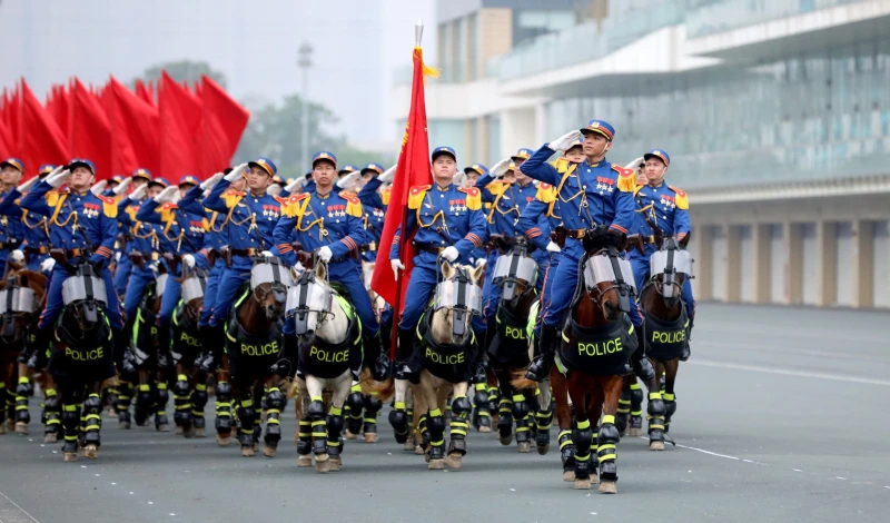 Mãn nhãn buổi trình diễn sức mạnh của Cảnh sát cơ động 