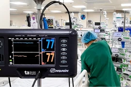 Tim phổi nhân tạo cứu người phụ nữ sốc tim nguy kịch sau cảm cúm