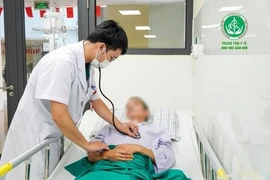 Cứu người đàn ông hôn mê do hạ đường huyết giữa đêm