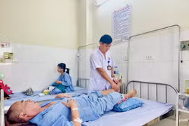 Cấp cứu trong đêm vì chân lạnh đau do tắc mạch chi 