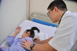 Đau đầu 5 năm không ngờ do u tủy cổ cao chèn ép ống tủy