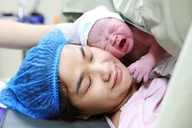 Hạnh phúc bền bỉ của người phụ nữ 6 lần liên tiếp sinh con an toàn