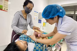 Những em bé "vượt" bão chào đời ở Nghệ An 