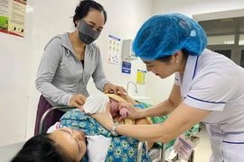 Những em bé "vượt" bão chào đời ở Nghệ An 