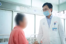 10 năm mờ mắt kéo dài không phát hiện nguyên nhân từ hệ thần kinh